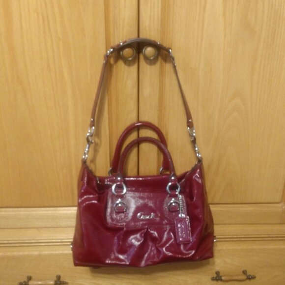Coach purse - Picture 1 of 7